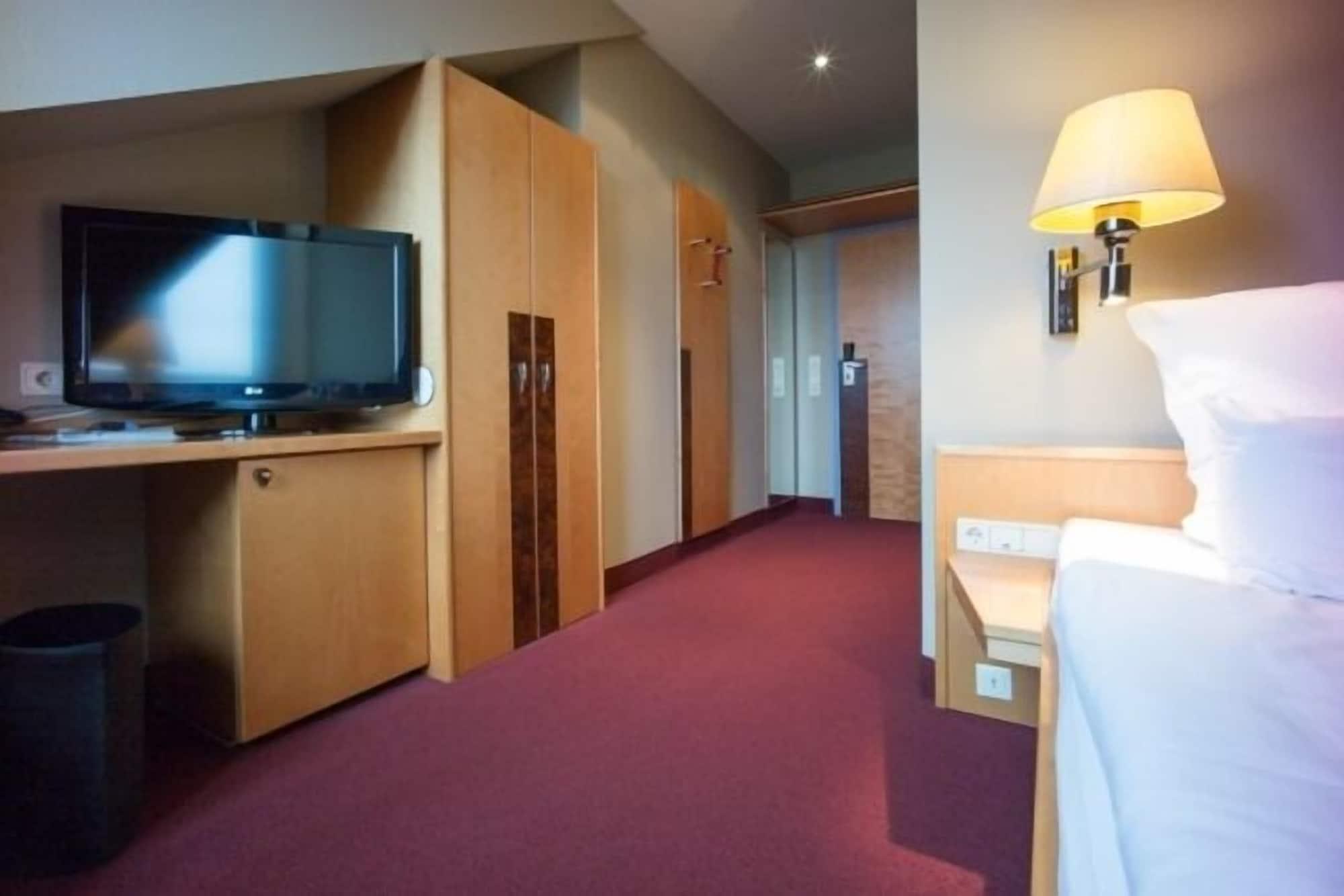 Hotel Gude カッセル エクステリア 写真
